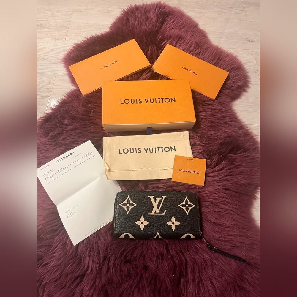 Louis Vuitton Zippy Wallet